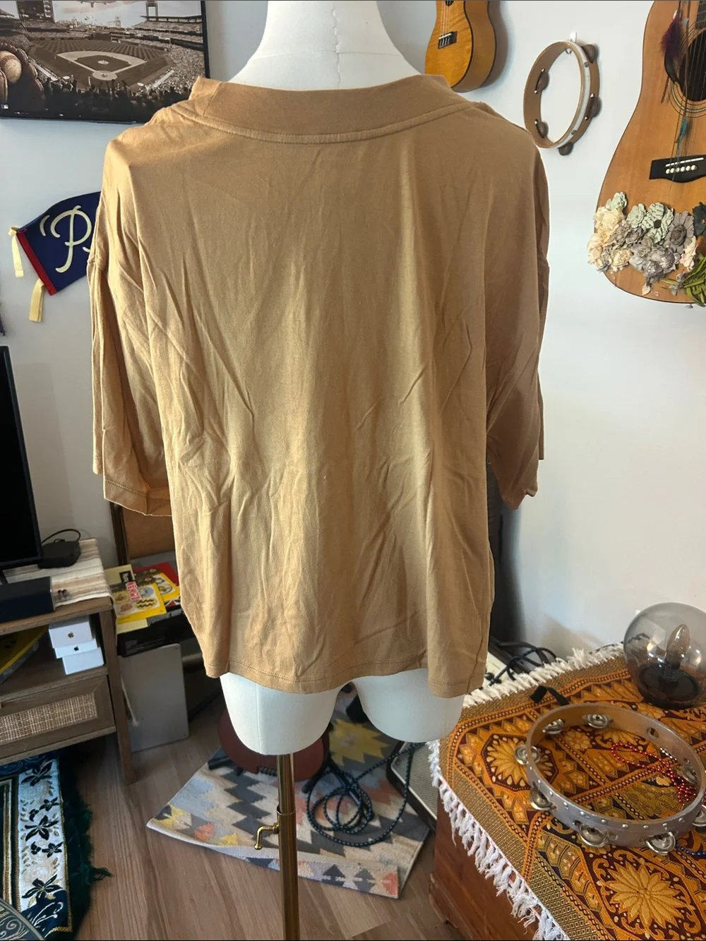 The North Face Women's Relaxed Cropped T-Shirt in Camel - Picture 2 of 4